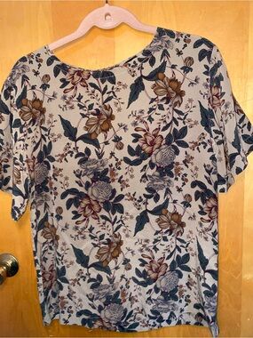 Ann Taylor Cream Floral Short Sleeve Top with Teal and Brown Accents